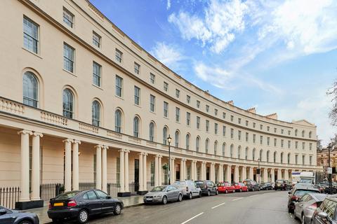 1 bedroom flat to rent, Portland Place, London