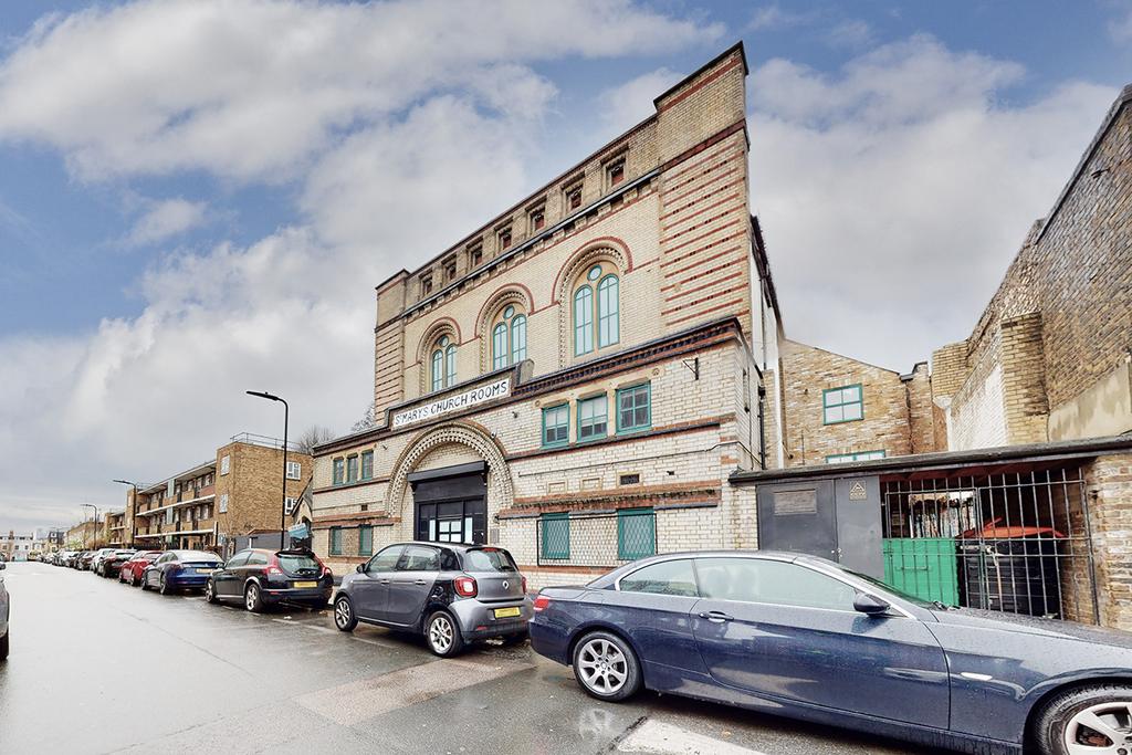 Defoe Road, London, N16 3 bed apartment for sale £809,500