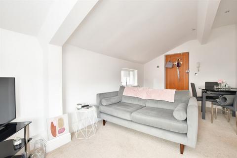 2 bedroom apartment for sale, Church Street, Dorking, Surrey