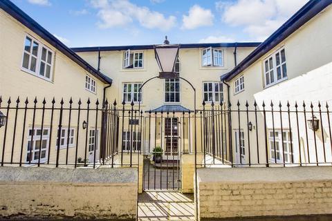 2 bedroom apartment for sale, Church Street, Dorking, Surrey