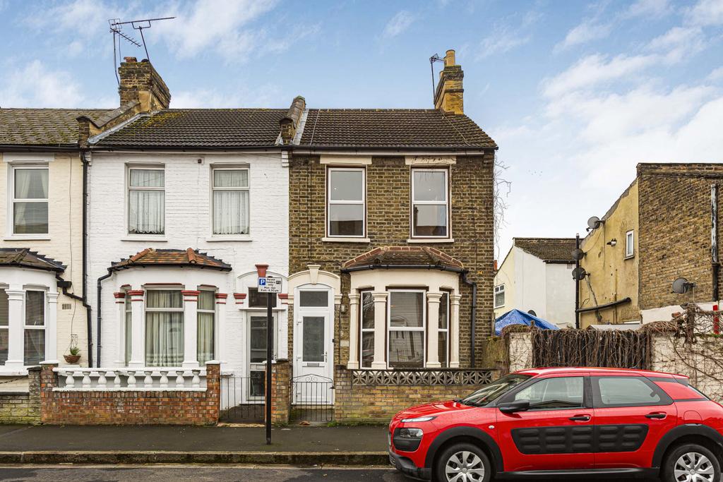 Glasgow Road, London, E13 2 bed semidetached house £425,000