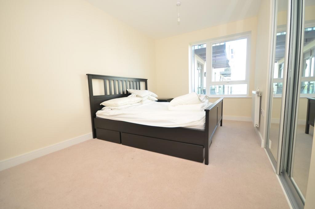 Peninsula bedroom 1