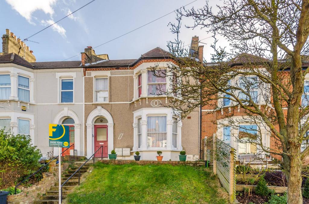 Dowanhill Road, Catford, London, SE6 2 bed flat for sale £350,000