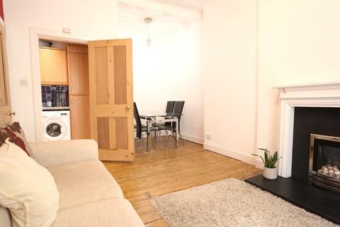 1 bedroom flat to rent, Broughton Road, Broughton, Edinburgh, EH7