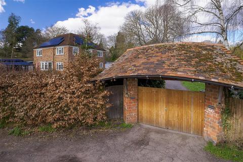 4 bedroom detached house for sale, Hunters Way, Denwood Street, Crundale