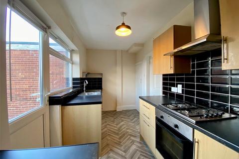 2 bedroom terraced house to rent, Foredyke Avenue, Leeds Road, Hull, East Yorkshire, HU7