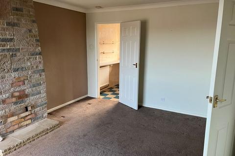 2 bedroom flat for sale - 26 Claymore Close, Cleethorpes, South Humberside, DN35 8EN