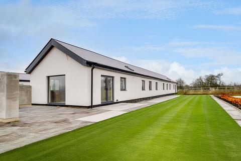 3 bedroom semi-detached bungalow for sale, 2 The Cobblestones, New Barns Lane, Conington, Cambs