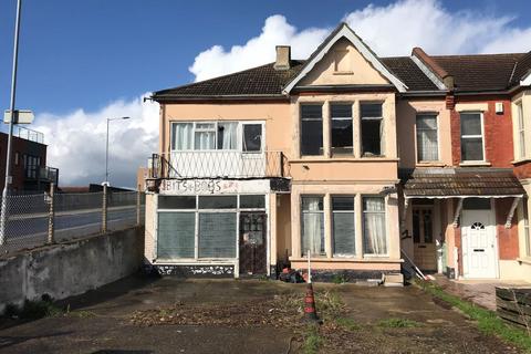 1 Ambleside Drive, Southend-on-sea, SS1 2UT