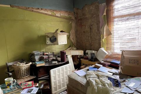 1 Ambleside Drive, Southend-on-sea, SS1 2UT