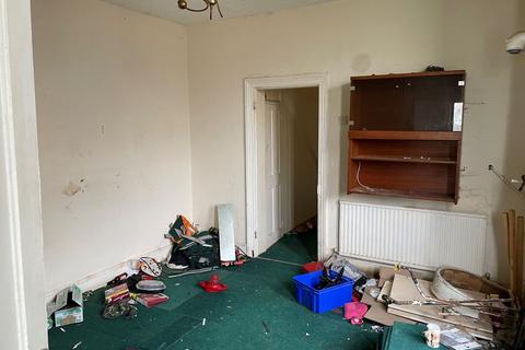 1 Ambleside Drive, Southend-on-sea, SS1 2UT