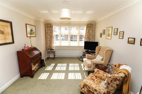 17 Bray Road, Holsworthy, EX22 6FJ