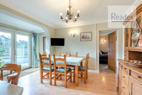 4 bedroom detached house for sale - Mold Road, Ewloe Green CH5 3