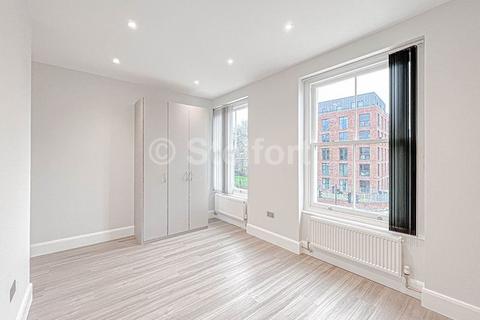 2 bedroom flat to rent, Camden Road, London, N7