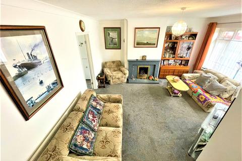 3 bedroom semi-detached house for sale - Tyron Way, Sidcup, Kent, DA14