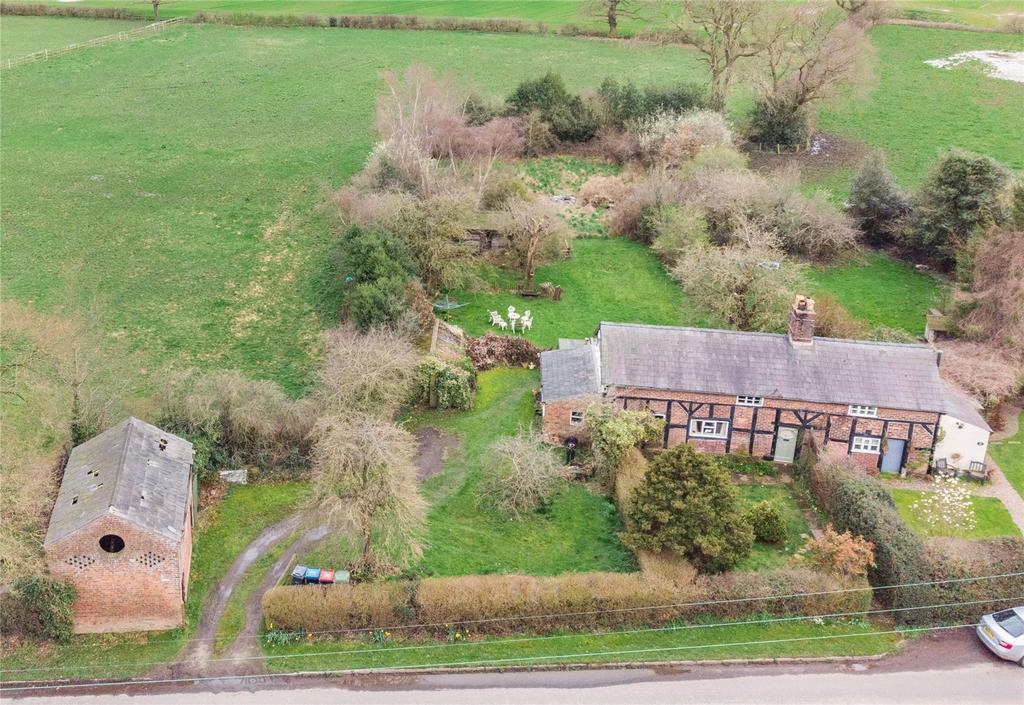 Lach Dennis, Northwich, Cheshire 2 bed semidetached house for sale £