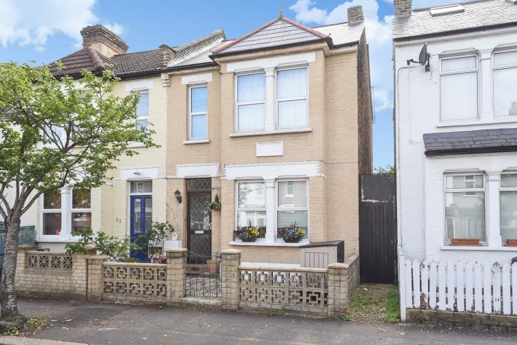 Bronson Road London SW20 2 bed house £2,400 pcm (£554 pw)