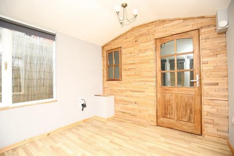 43 Ambien Road, Atherstone, CV9 2AT