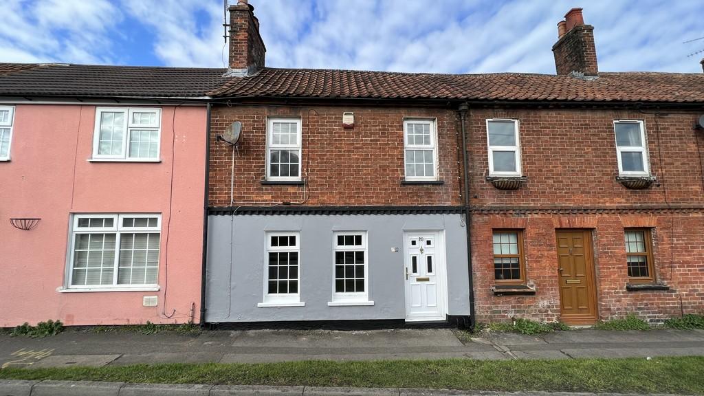 Eden Vale Road, Westbury 2 bed terraced house £850 pcm (£196 pw)