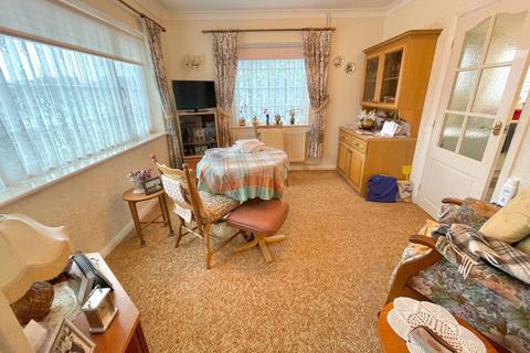4 Box Tree Avenue, Rustington, Littlehampton, BN16 2RA