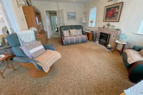 4 Box Tree Avenue, Rustington, Littlehampton, BN16 2RA