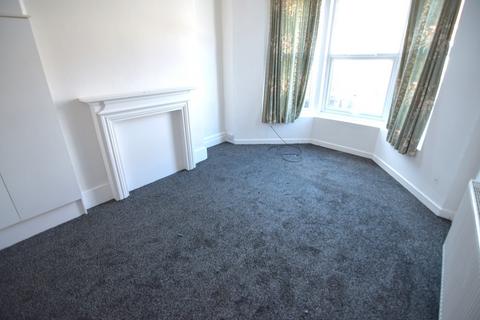 Studio to rent, Leeds Road, Blackpool