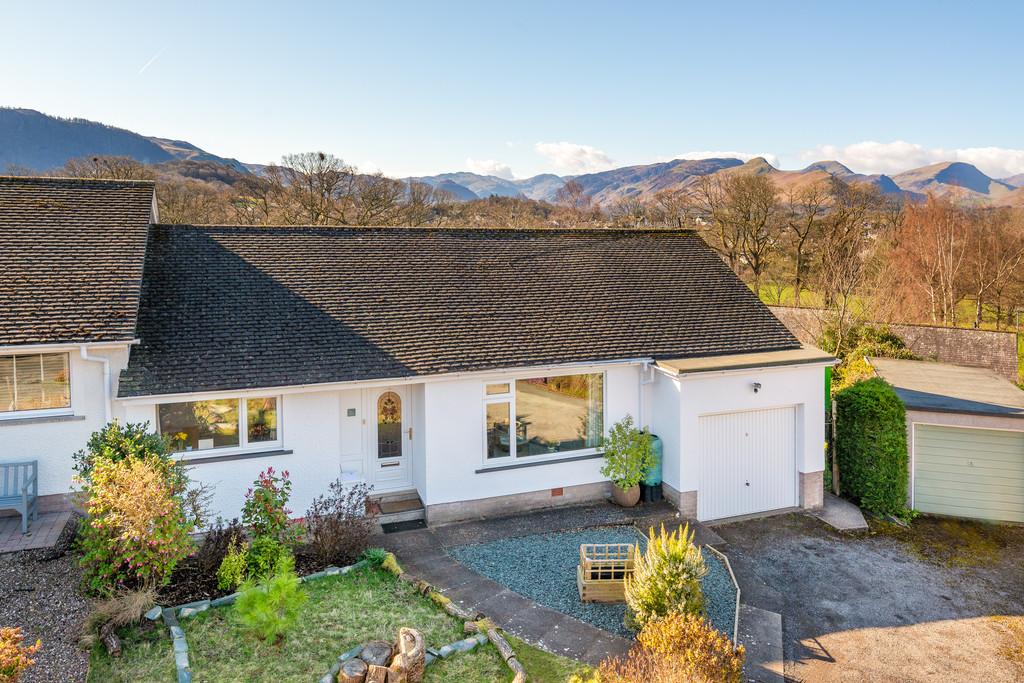 26 Briar Rigg, Keswick, Cumbria, CA12 4NN 2 bed semidetached bungalow