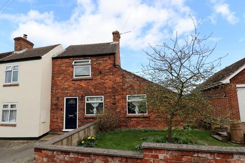 2 bedroom end of terrace house for sale - High Street, Binbrook