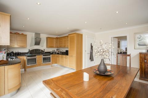 6 bedroom detached house for sale - Southview Road, Crowborough
