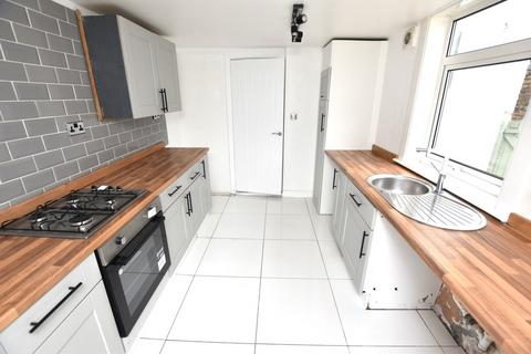 3 bedroom terraced house to rent, Ramsgate Road, Margate