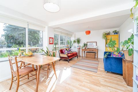 Flat 1, Phoenix House Waverley Road, Hornsey, London, N8 9QU