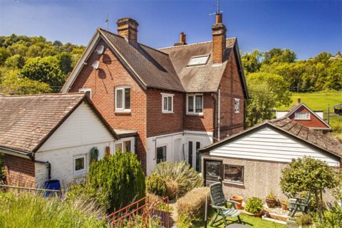 Yew Tree Cottage The Coombe, Streatley, Reading, RG8 9QL