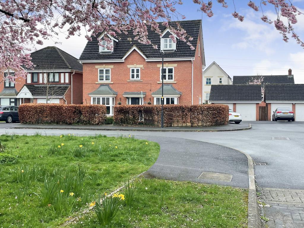 Haywain Close, Abbey Fields, Swindon 5 bed detached house £525,000