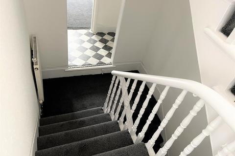 3 bedroom flat to rent, Goldsmith Road, Acton, London