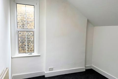 3 bedroom flat to rent, Goldsmith Road, Acton, London