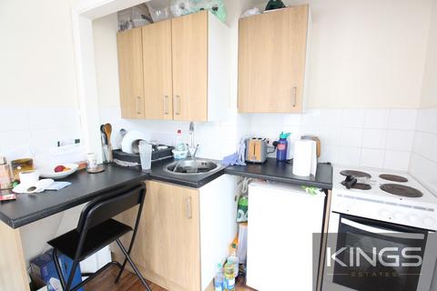 Studio to rent, Westwood Road, Southampton