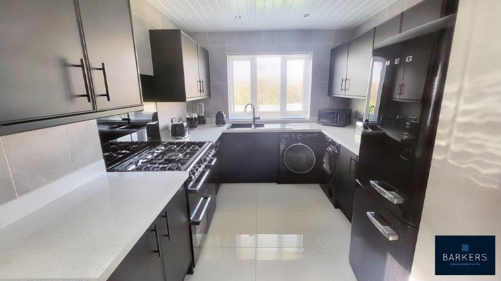 Rein Road, Tingley 3 bed semidetached house £279,950