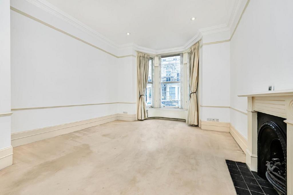 Earls Court Square, Earls Court 2 bed flat for sale £1,495,000