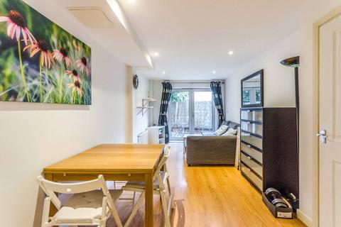 2 bedroom flat to rent - Taylor House, Canary Wharf, London, E14