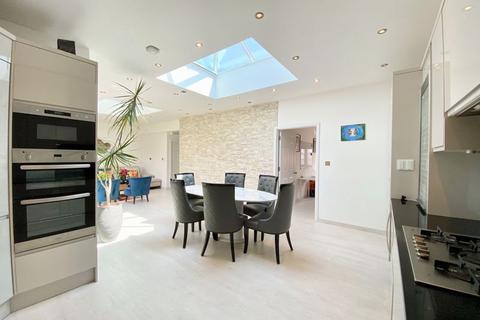4 bedroom detached house for sale, Arbuthnot Lane, Bexley