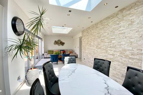 4 bedroom detached house for sale, Arbuthnot Lane, Bexley