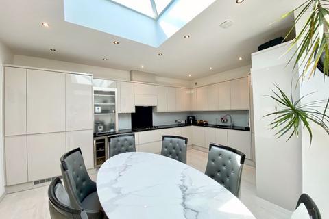 4 bedroom detached house for sale, Arbuthnot Lane, Bexley