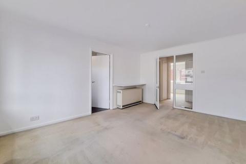 6 Regent Square, London, E3 3HQ