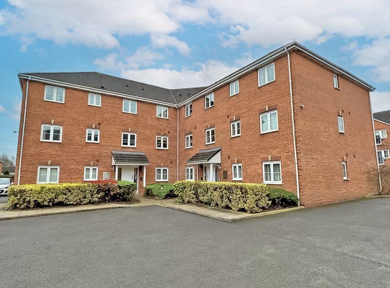 Squires Grove, Willenhall 2 bed apartment for sale £120,000