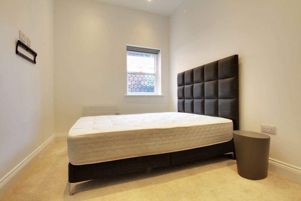 Bedroom 1 (Double)