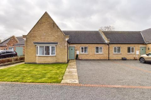 2 bedroom bungalow for sale - 22 The Gables, Hundleby, Spilsby