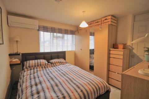 37 Nicholas Close, Greenford, UB6 9UH