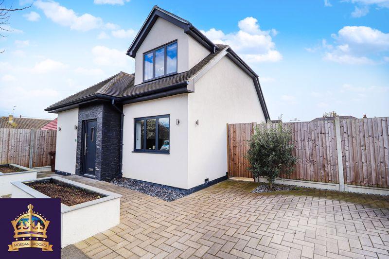Avenue, Benfleet 2 bed detached house £450,000