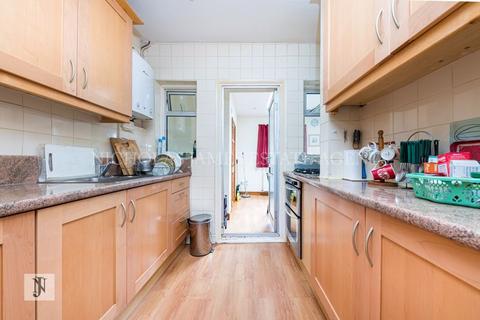 3 bedroom semi-detached house for sale - The Fairway, Southgate, London, N14