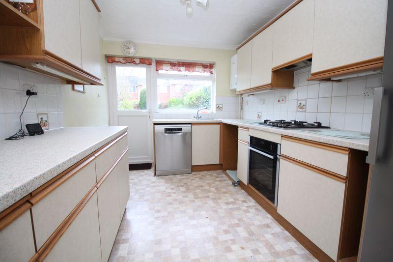 Marls Road, Southampton SO30 3 bed semidetached house £350,000